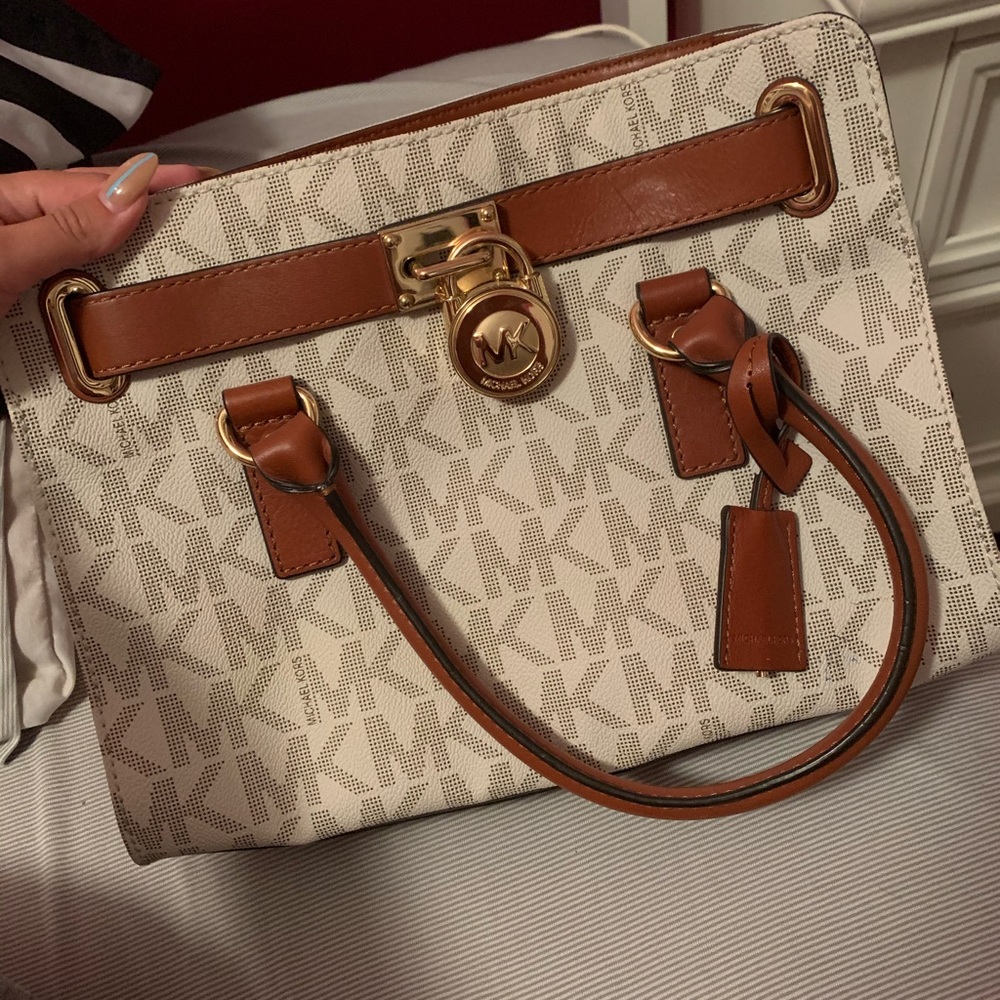 Michael kors purse